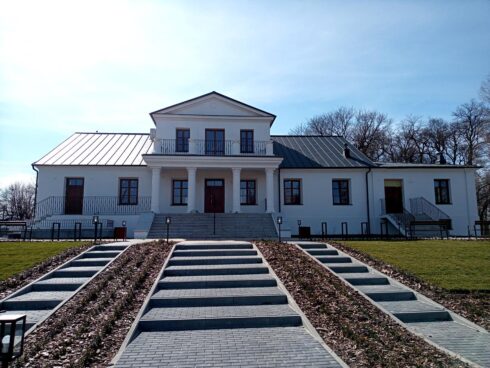 Zabytkowy Dworek Kołaczkowskich w Strzyżewicach