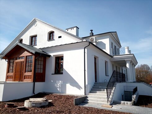 Zabytkowy Dworek Kołaczkowskich w Strzyżewicach