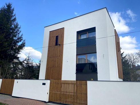 Kompleksowa modernizacja domu typu kostka z czasów PRL