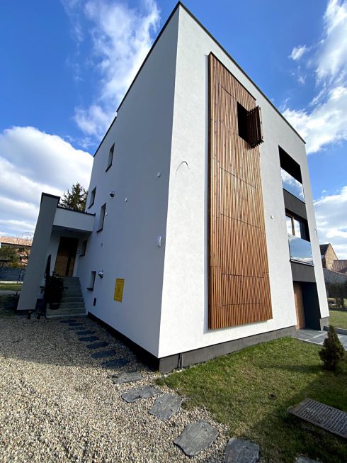 Kompleksowa modernizacja domu typu kostka z czasów PRL