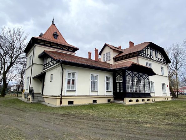 Rewitalizacja zabytkowej Oficyny Dworskiej w Medyce